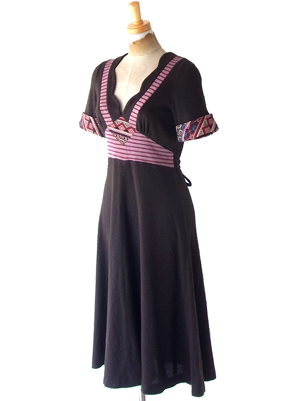 ヨーロッパ古着 フランス買付け 60年代製 ブラウン X ピンク レトロ柄 生地切り返し ヴィンテージ ワンピース 25FC116