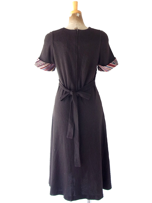 ヨーロッパ古着 フランス買付け　60年代製 ブラウン X ピンク レトロ柄 生地切り返し ヴィンテージ ワンピース 25FC116