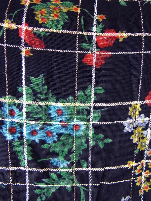 ヨーロッパ古着 フランス買付け 70年代製 ブラック X 花柄 ゴールドラメ　チェック　プリーツ ワンピース 25FC117