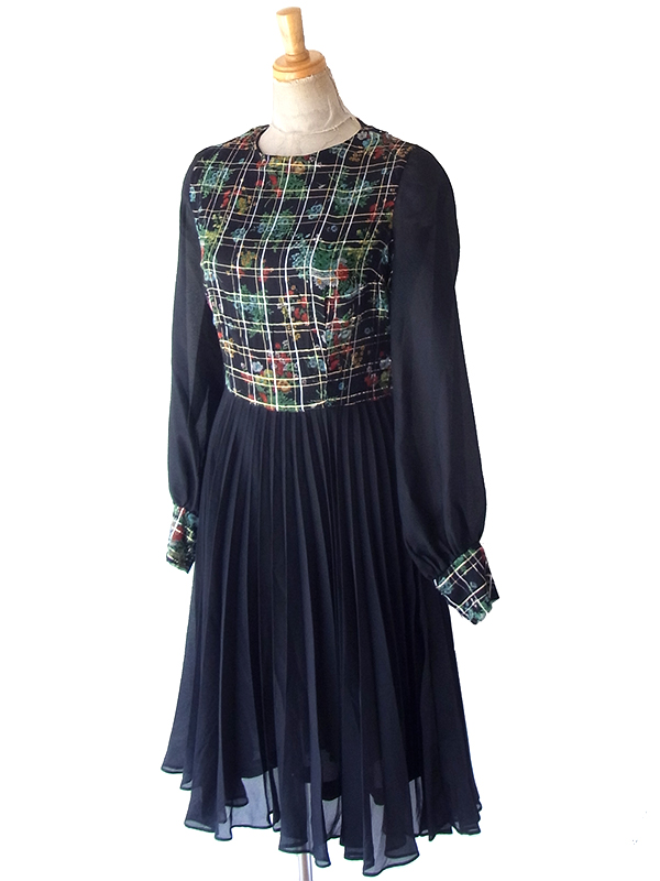 ヨーロッパ古着 フランス買付け 70年代製 ブラック X 花柄 ゴールドラメ　チェック　プリーツ ワンピース 25FC117