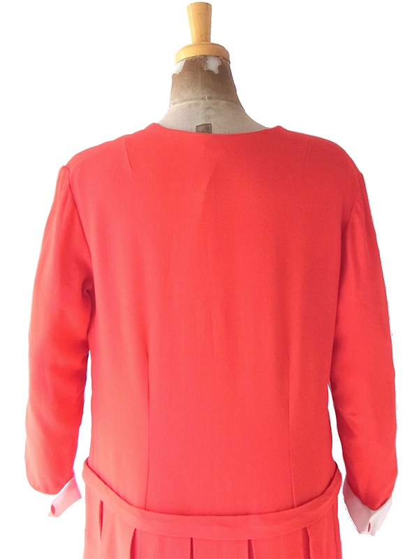 ヨーロッパ古着 フランス買い付け 70年代製 レッド X ホワイト 共布ベルト付き ヴィンテージ プリーツ ワンピース 25FC201