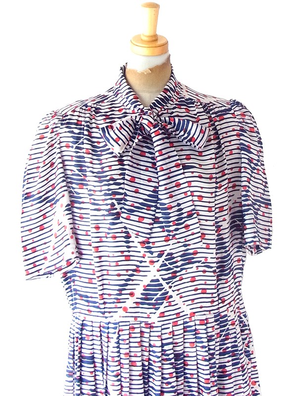 ヨーロッパ古着 フランス買い付け 70年代製  ホワイト　X ネイビー・レッド ストライプ・水玉 ボウタイ ワンピース 25FC204