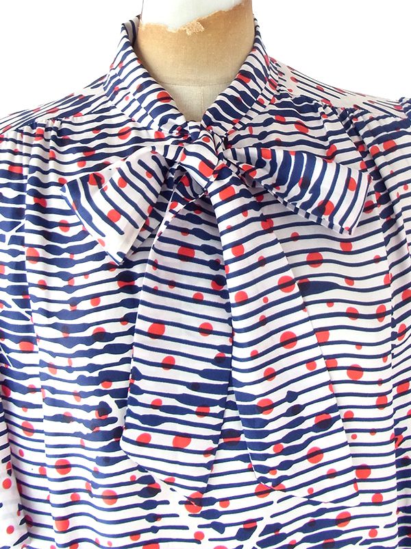 ヨーロッパ古着 フランス買い付け 70年代製  ホワイト　X ネイビー・レッド ストライプ・水玉 ボウタイ ワンピース 25FC204