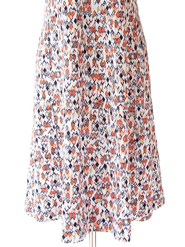 ヨーロッパ古着 フランス買い付け 70年代製 オフホワイト X オレンジ・ブラック 幾何学柄 ワンピース 25FC209