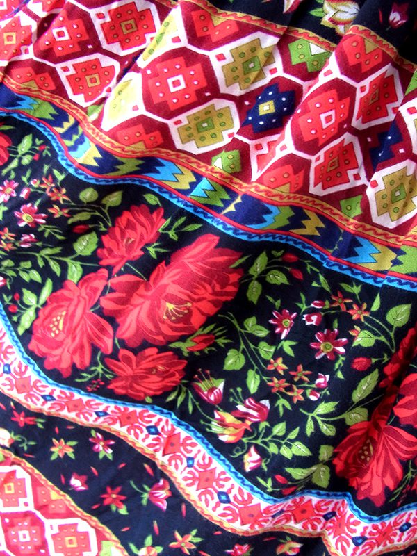 ヨーロッパ古着 イタリア製 UNITED COLORS OF BENETTON カラフル 花柄 プリーツ スカート 25FC213