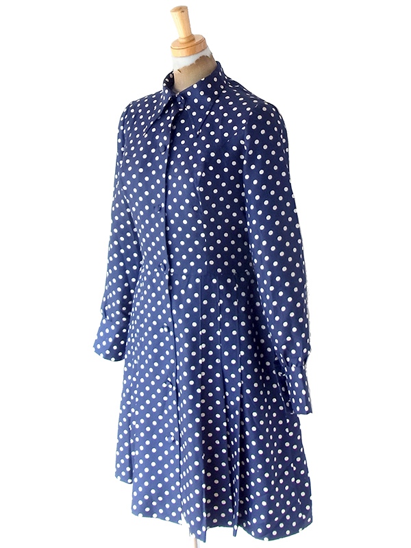 ヨーロッパ古着 フランス買付け 70年代製 ネイビー X ホワイト 水玉 フレアシルエット プリーツ ワンピース 25FC302
