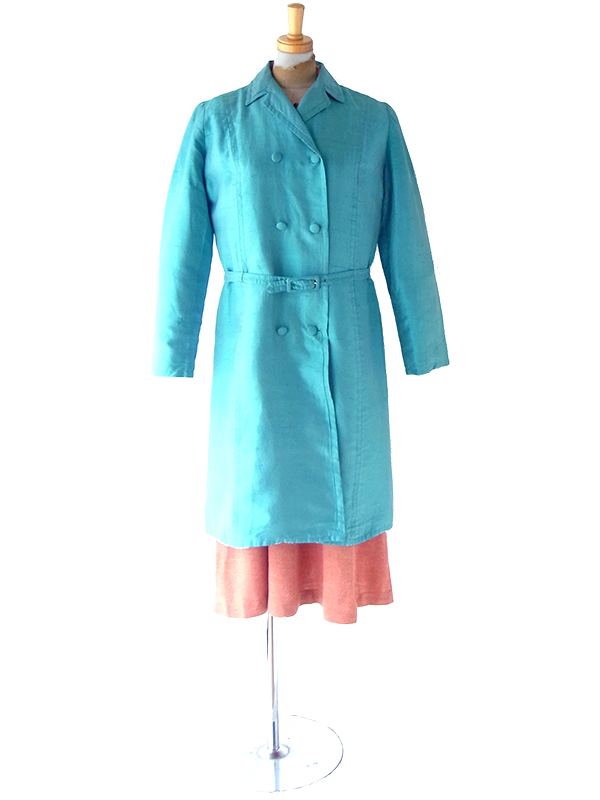 ヨーロッパ古着 フランス買い付け 70年代製 水色 シャンタン生地 X 裏地に花柄パッチワーク  コート 25FC311