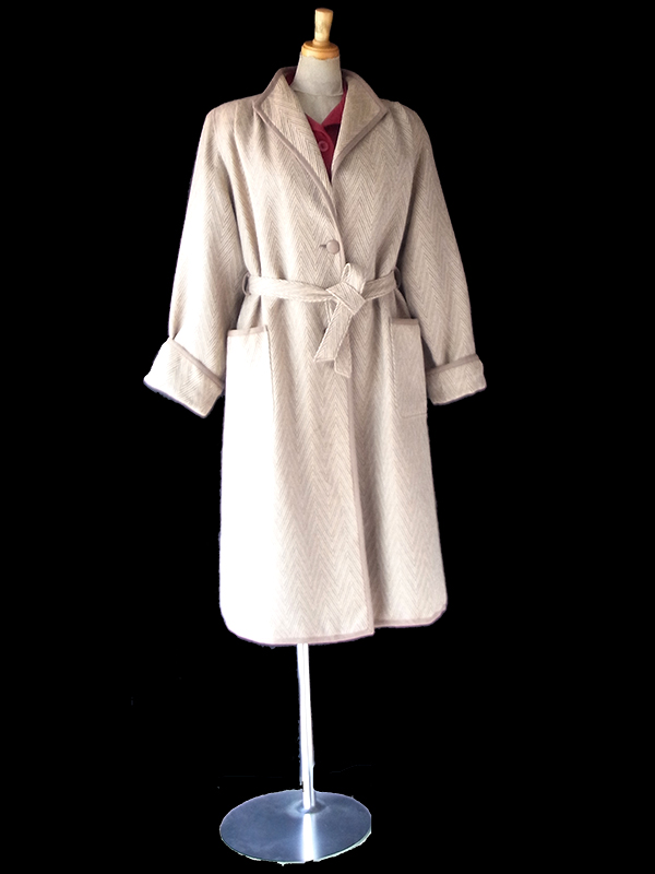 【送料無料】70年代 フランス製 ライトベージュ 共布ベルト付き ヘリンボーン ウール ローブコート 26FC000【ヨーロッパ古着】