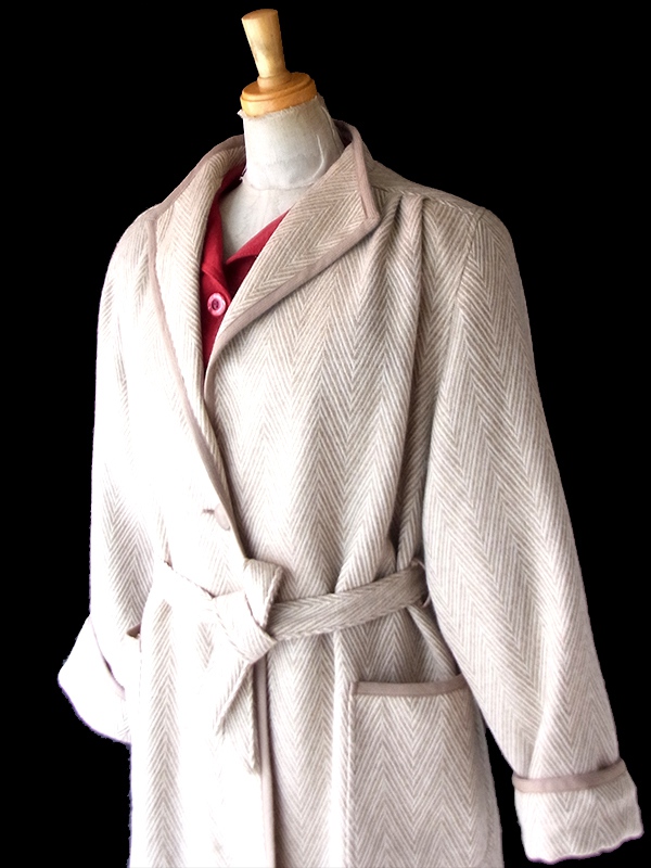 【送料無料】70年代 フランス製 ライトベージュ 共布ベルト付き ヘリンボーン ウール ローブコート 26FC000【ヨーロッパ古着】