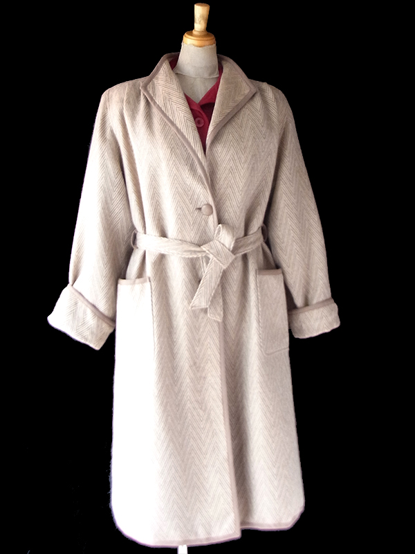 【送料無料】70年代 フランス製 ライトベージュ 共布ベルト付き ヘリンボーン ウール ローブコート 26FC000【ヨーロッパ古着】