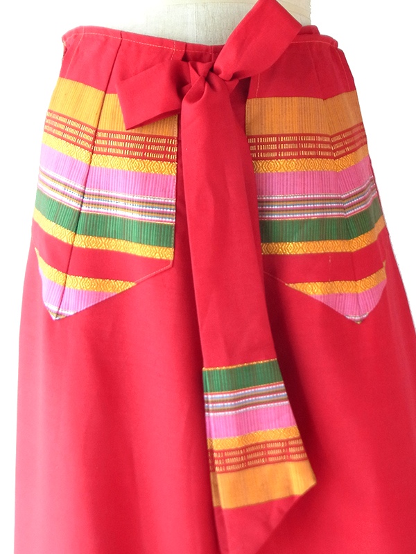 【送料無料】フランス買付け レッド X チロリアン調フォークロア織り柄 ポケット付き ロング 巻きスカート 26FC008【ヨーロッパ古着】