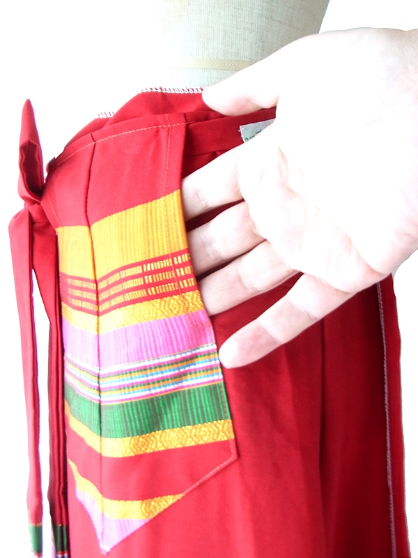 【送料無料】フランス買付け レッド X チロリアン調フォークロア織り柄 ポケット付き ロング 巻きスカート 26FC008【ヨーロッパ古着】