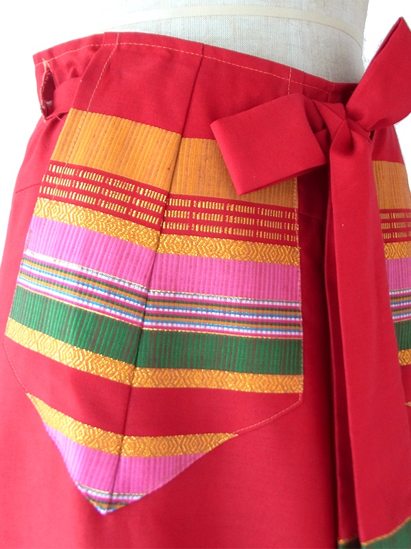 【送料無料】フランス買付け レッド X チロリアン調フォークロア織り柄 ポケット付き ロング 巻きスカート 26FC008【ヨーロッパ古着】