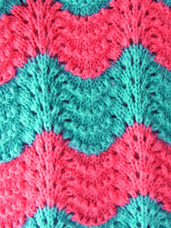 【送料無料】フランス買付け ターコイズブルー X ピンク スカラップ柄 バックファスナー ウール ニット トップス 26FC009【ヨーロッパ古着】