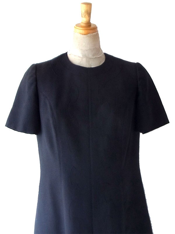 【送料無料】フランス買付け 70年代製 マットブラック X カーブステッチ Aライン ワンピース 26FC011【ヨーロッパ古着】