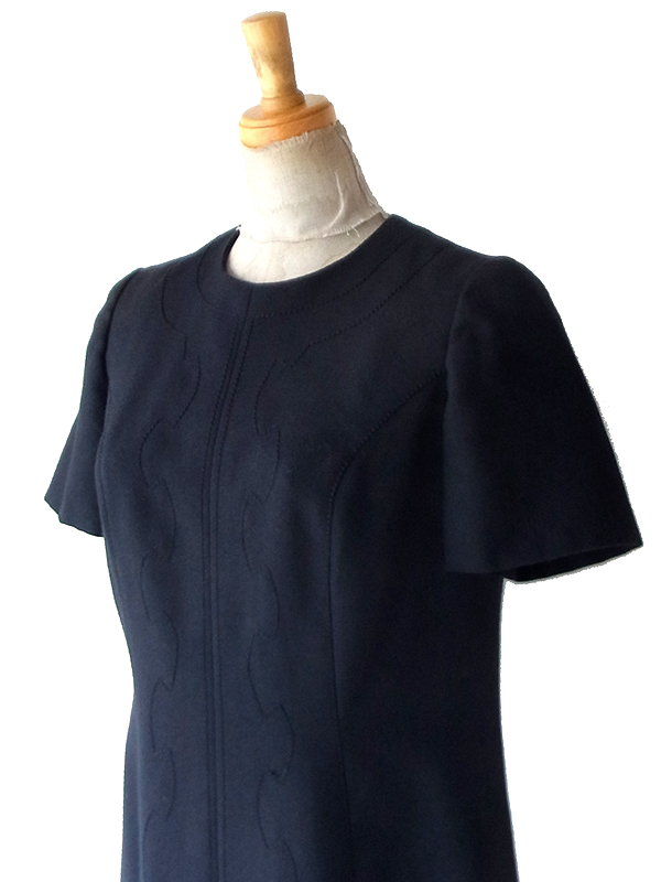 【送料無料】フランス買付け 70年代製 マットブラック X カーブステッチ Aライン ワンピース 26FC011【ヨーロッパ古着】