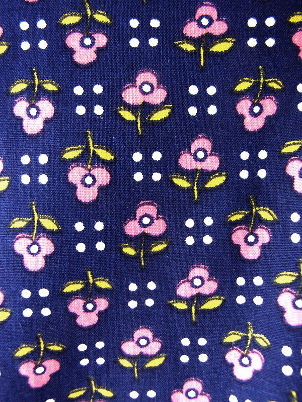 【送料無料】60年代フランス製 ネイビー&times;ピンク 小花柄 スモッキング刺繍 ヴィンテージ ワンピース 26FC103【ヨーロッパ古着】