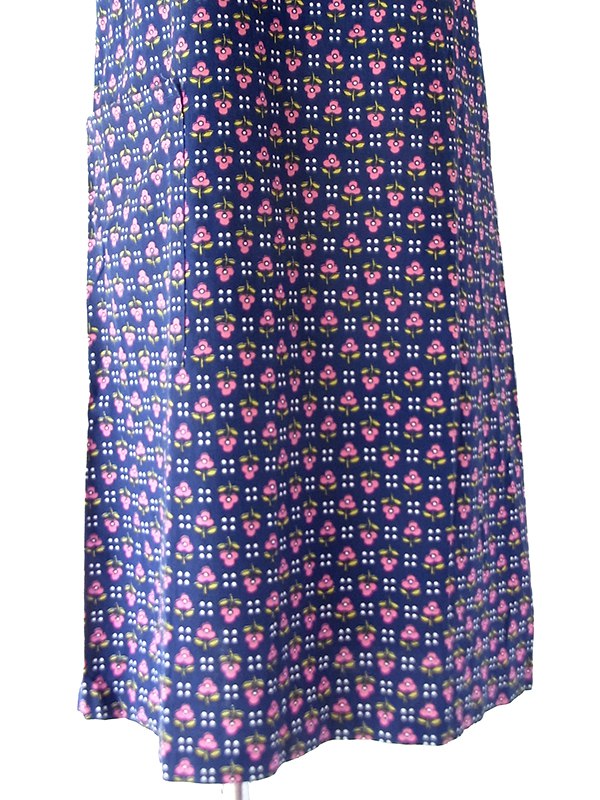 【送料無料】60年代フランス製 ネイビー&times;ピンク 小花柄 スモッキング刺繍 ヴィンテージ ワンピース 26FC103【ヨーロッパ古着】