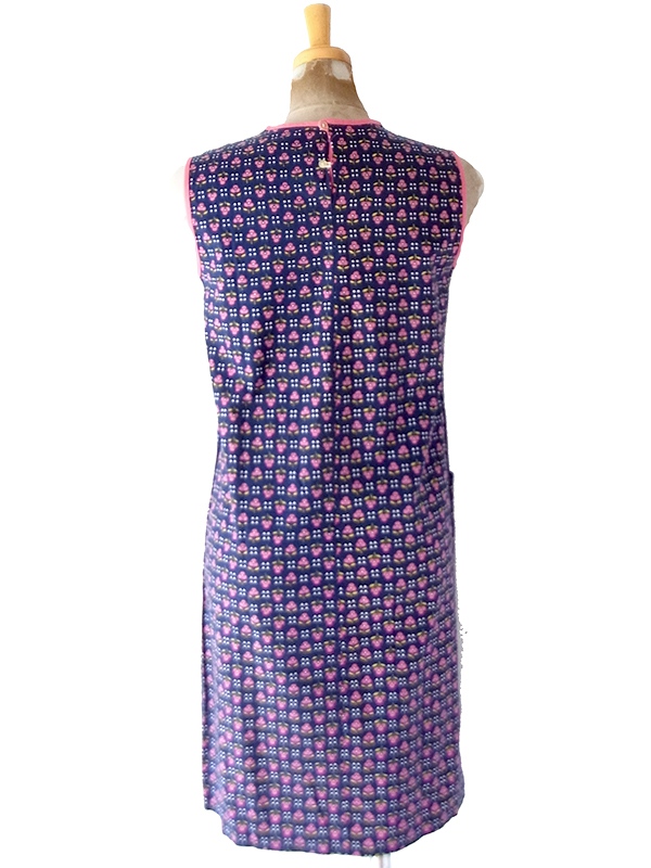 【送料無料】60年代フランス製 ネイビー&times;ピンク 小花柄 スモッキング刺繍 ヴィンテージ ワンピース 26FC103【ヨーロッパ古着】