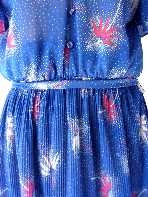 【送料無料】70年代フランス製 ブルー &times; ホワイト ドット＆ボタニカル柄 アコーディオンプリーツ ワンピース 26FC105【ヨーロッパ古着】