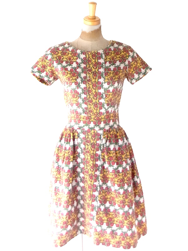 【送料無料】フランス買付け 60年代製 ホワイト&times;カラフル タイルフラワー柄 サッカー生地 ワンピース 26FC106【ヨーロッパ古着】