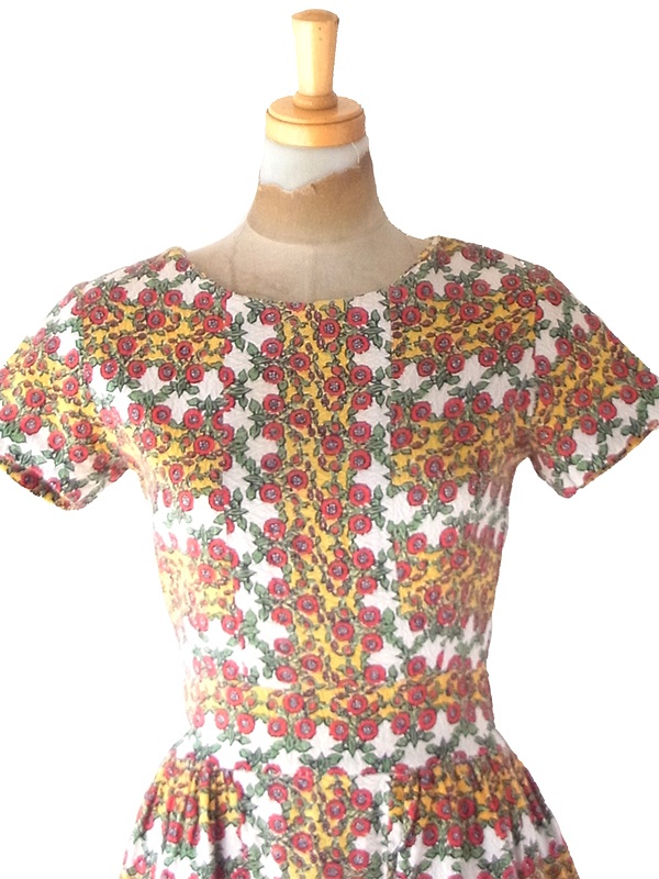 【送料無料】フランス買付け 60年代製 ホワイト&times;カラフル タイルフラワー柄 サッカー生地 ワンピース 26FC106【ヨーロッパ古着】