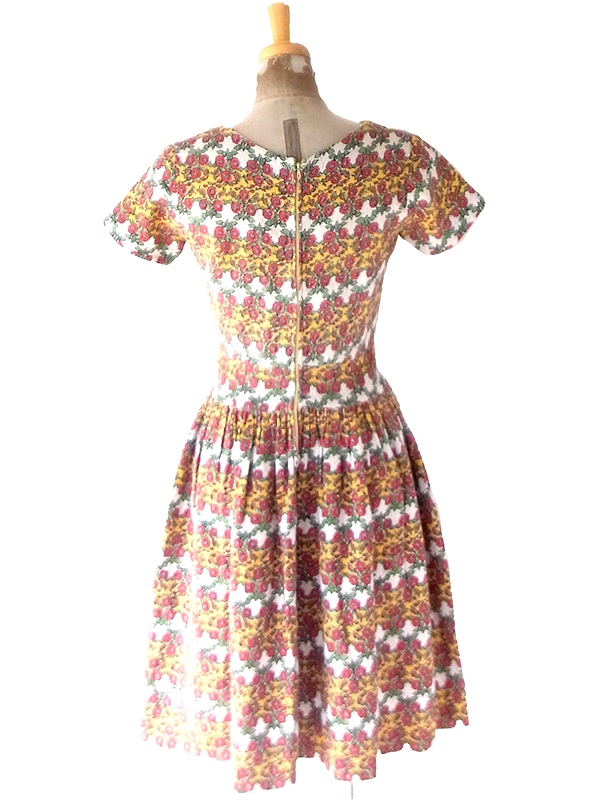 【送料無料】フランス買付け 60年代製 ホワイト&times;カラフル タイルフラワー柄 サッカー生地 ワンピース 26FC106【ヨーロッパ古着】