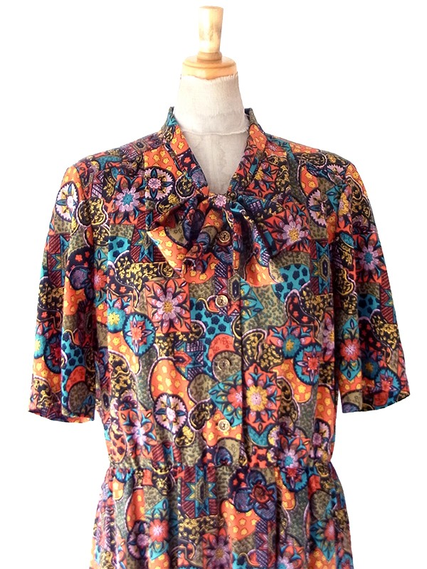 【送料無料】フランス買付け 70年代製 カラフル サイケ調タイル・ミニプリント ボウタイ ワンピース 26FC107【ヨーロッパ古着】