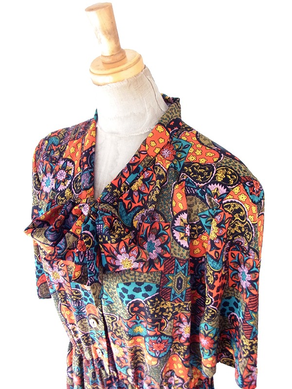 【送料無料】フランス買付け 70年代製 カラフル サイケ調タイル・ミニプリント ボウタイ ワンピース 26FC107【ヨーロッパ古着】