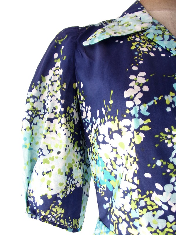 【送料無料】フランス買付け 70年代製 ネイビー×花柄 大きめ襟 パフスリーブ ワンピース 26FC108【ヨーロッパ古着】