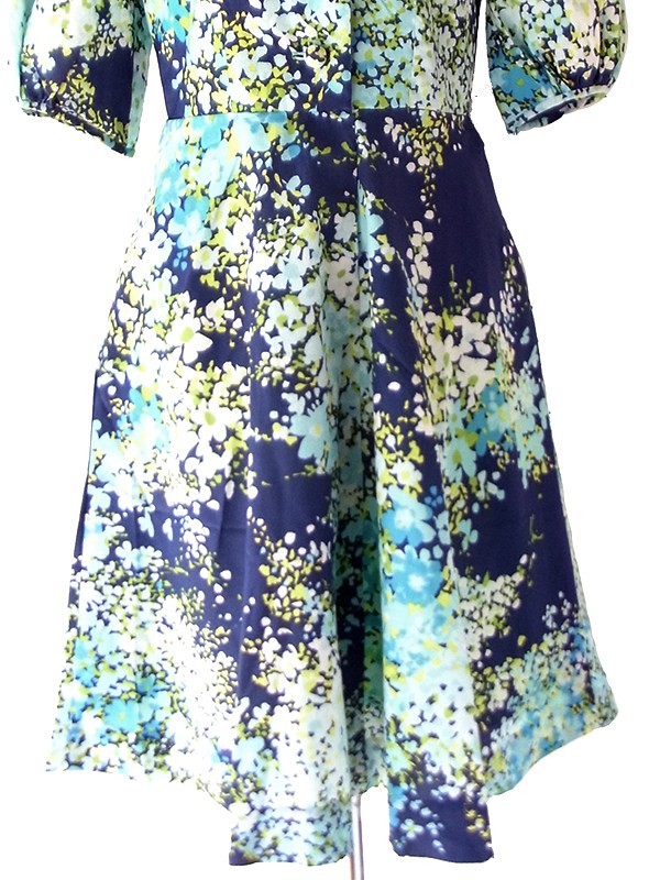 【送料無料】フランス買付け 70年代製 ネイビー×花柄 大きめ襟 パフスリーブ ワンピース 26FC108【ヨーロッパ古着】