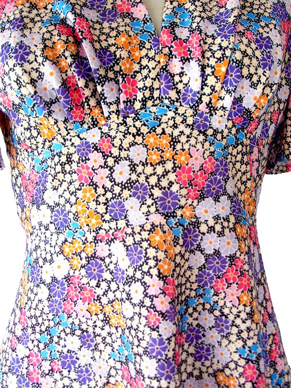 【送料無料】70年代フランス製 ネイビー×カラフル 花柄 ヴィンテージ ワンピース 26FC112【ヨーロッパ古着】