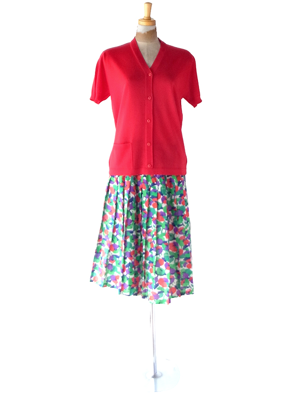 【ヨーロッパ古着】フランス買付け 70年代製 ホワイト X グリーン・レッド 花柄 プリーツ スカート 26SFC122【レトロポップ】