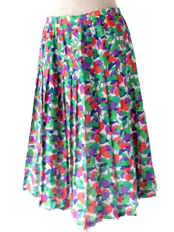 【ヨーロッパ古着】フランス買付け 70年代製 ホワイト X グリーン・レッド 花柄 プリーツ スカート 26SFC122【レトロポップ】