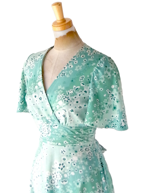【送料無料】フランス買付け 70年代製 ミントグリーン 小花柄 カシュクール ヴィンテージ ワンピース 26FC203【ヨーロッパ古着】