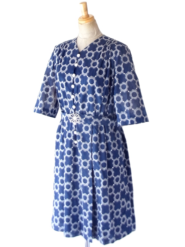 【送料無料】70年代製 ネイビー×ホワイト レース刺繍調総柄 花型バックルベルト付き ワンピース 26ID051【レトロ古着】