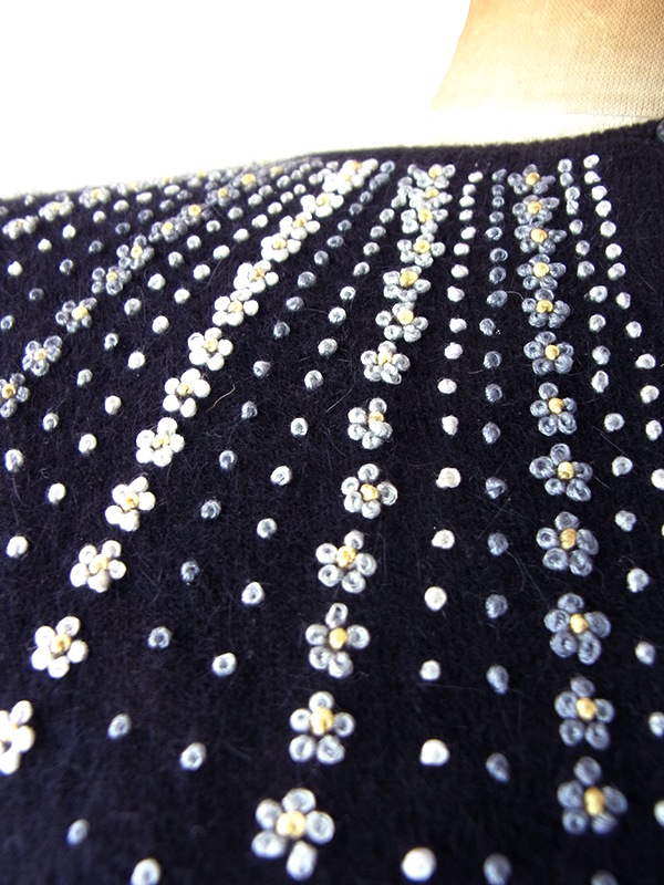 【レトロ古着】70年代製 GINZA WAK ブラック × お花刺繍 アンゴラ混ニットカーディガン 26ID081【おとなかわいい】