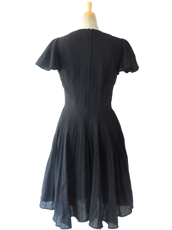 【送料無料】ロンドン買い付け シックなブラック プリーツスカート x フレアスリーブ ヴィンテージ ワンピース 4LA213【ヨーロッパ古着】
