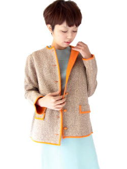 暖かみのある配色のウール生地、キュートなラインが魅力のヴィンテージノーカラージャケット