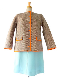 暖かみのある配色のウール生地、キュートなラインが魅力のヴィンテージノーカラージャケット