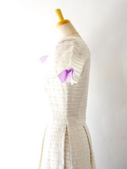 ヨーロッパ古着 フランス買い付け ホワイト 刺繍入り生地 X 紫リボン ヴィンテージ ワンピース 13fc2 送料無料