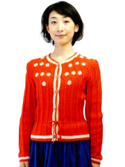 かわいらしい花柄刺繍が素敵なフランス買付のチロリアンカーディガン