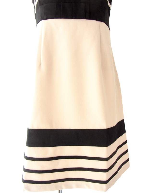 MODCLOTH クリーム X ブラック フロントリボンクラシックシルエット ドレスワンピース MOD2